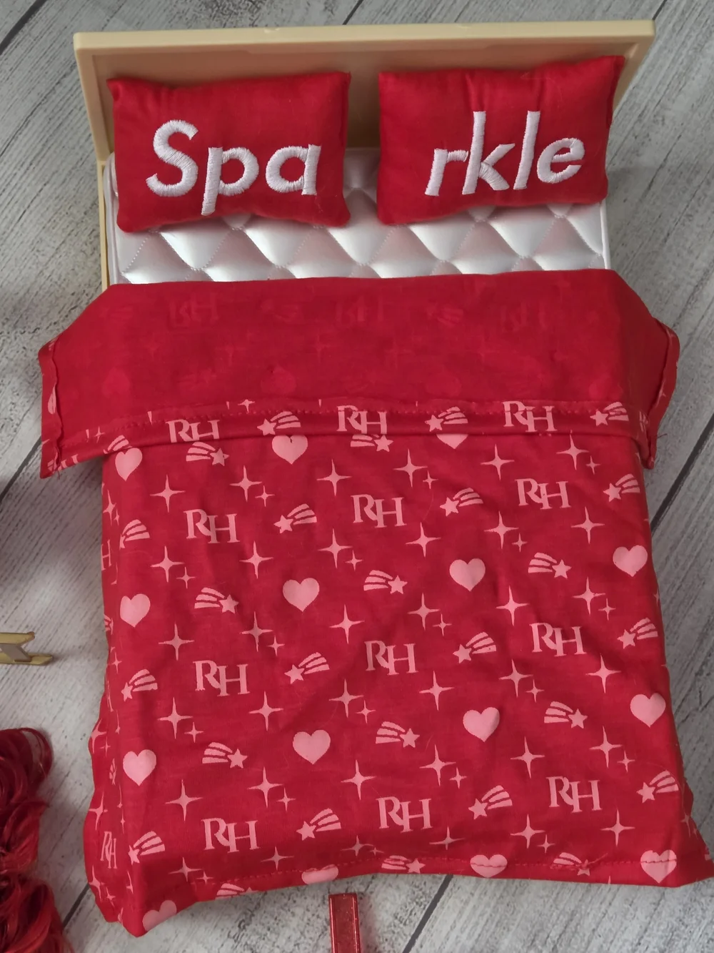 Ruby Rainbow High Sparkle Doll, Bed & Accessories Set